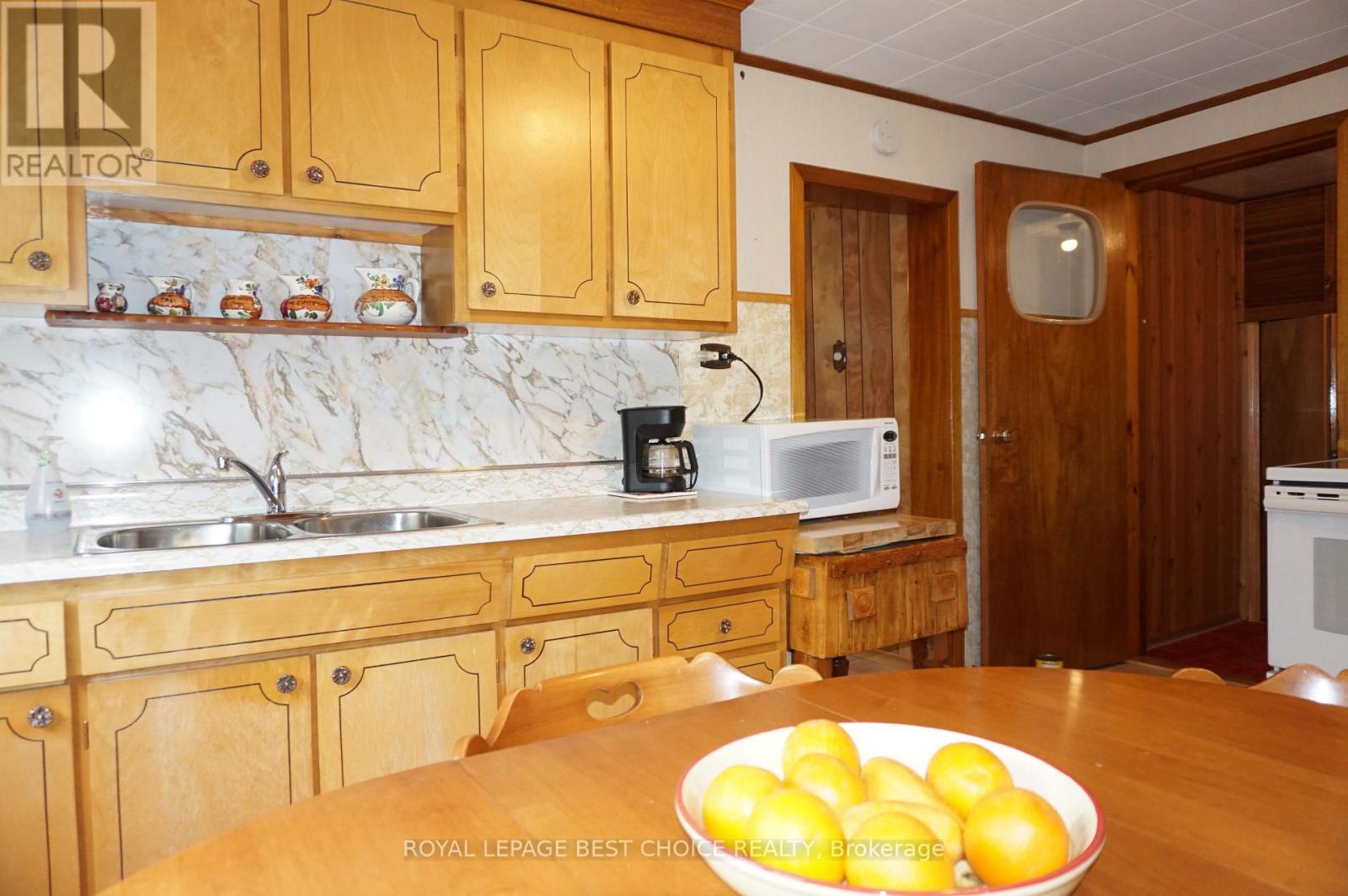 203 LANG STREET - 5