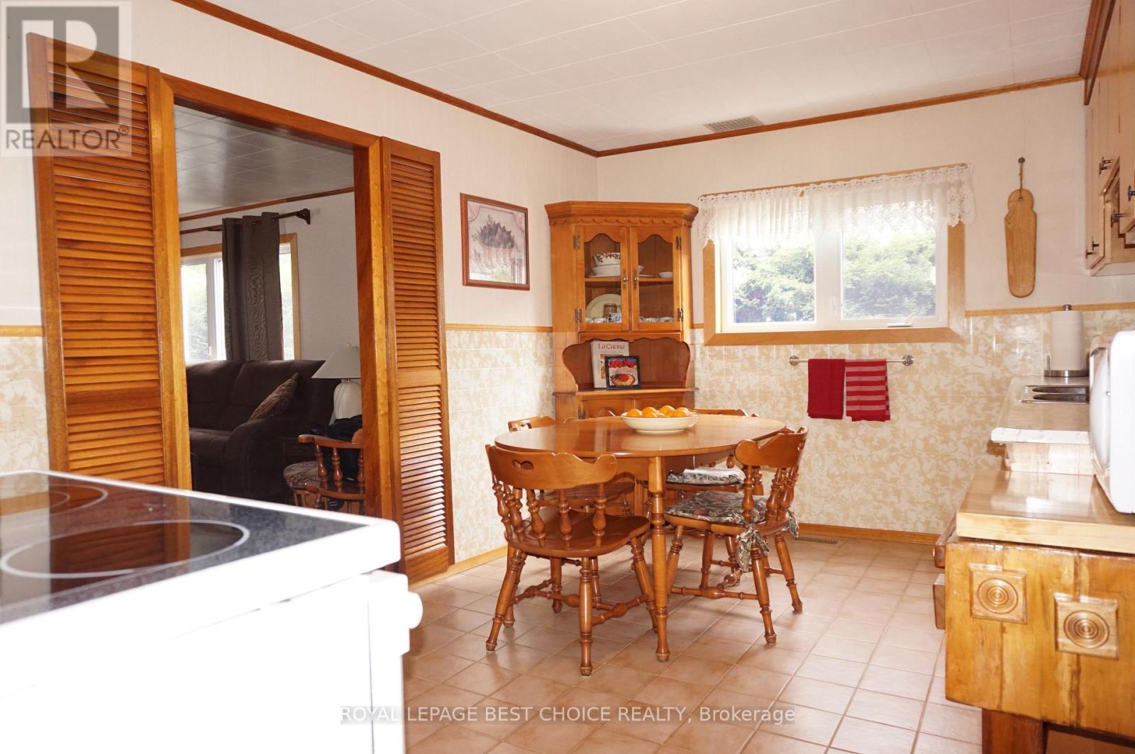 203 LANG STREET - 6