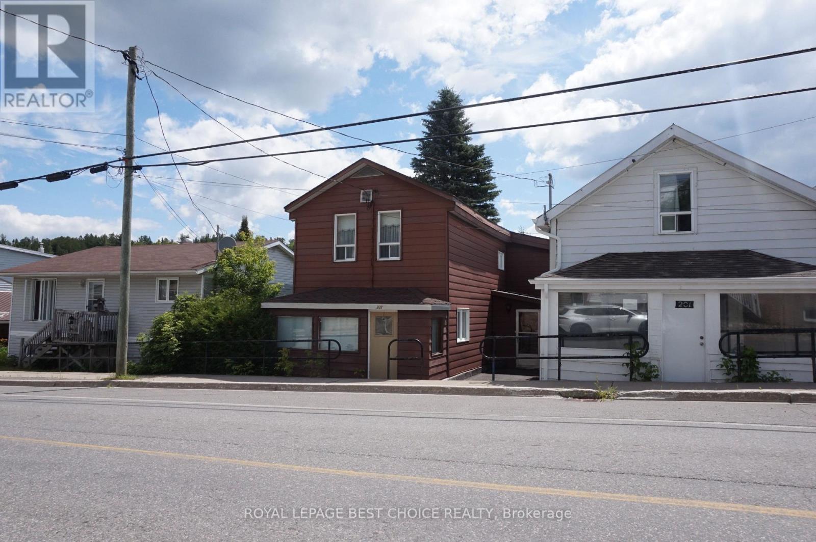 203 LANG STREET - 32
