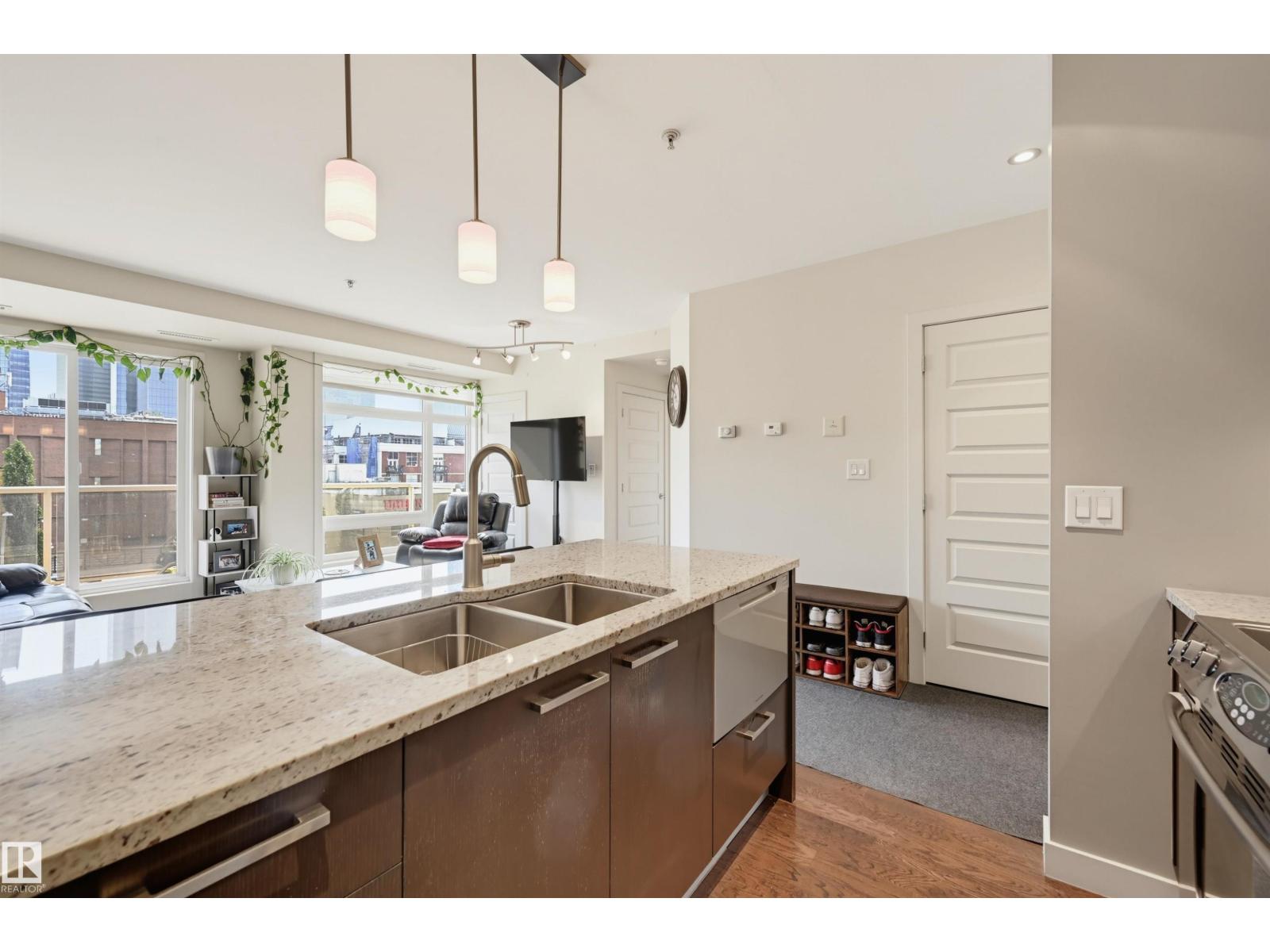 #404 10388 105 ST NW NW - 10