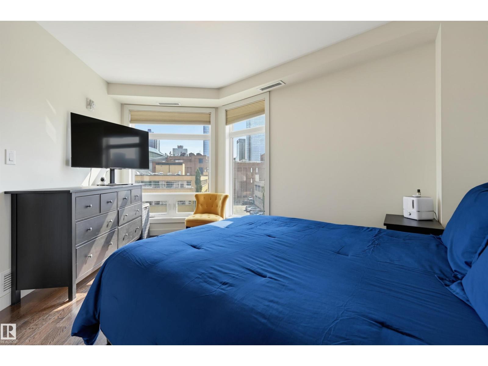 #404 10388 105 ST NW NW - 19