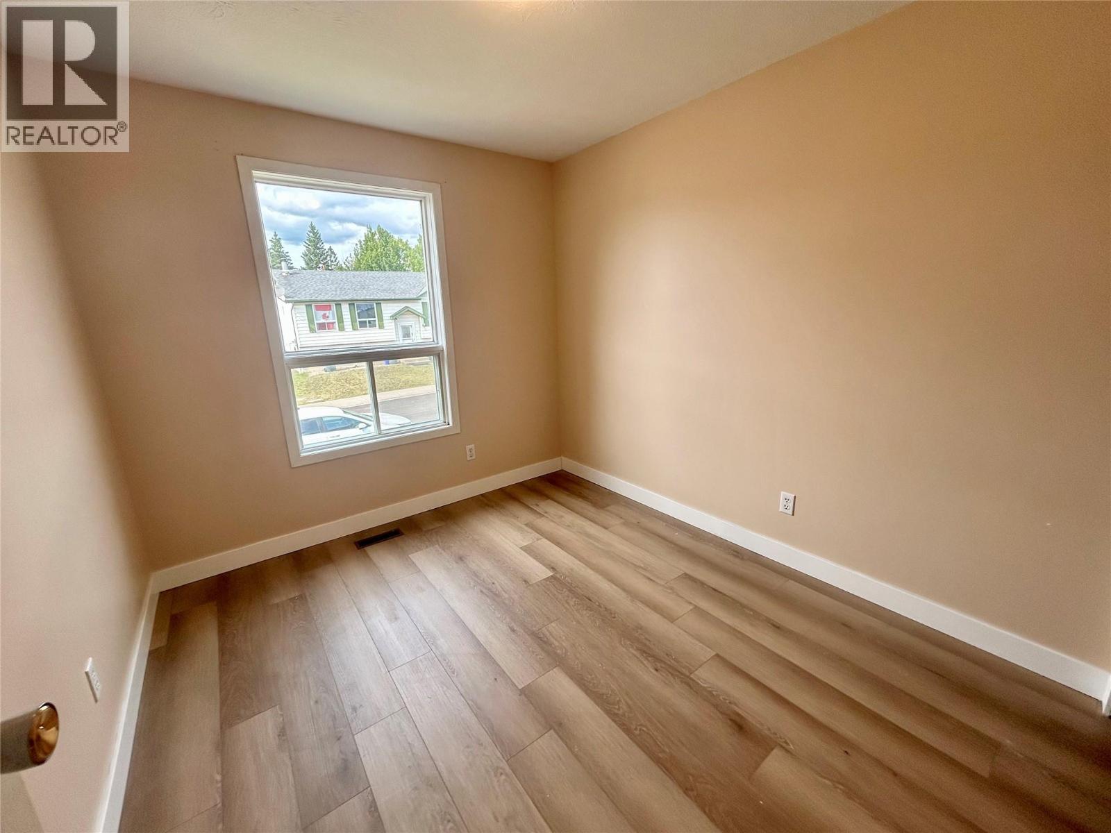 156 VALLEYVIEW Crescent - Image 13