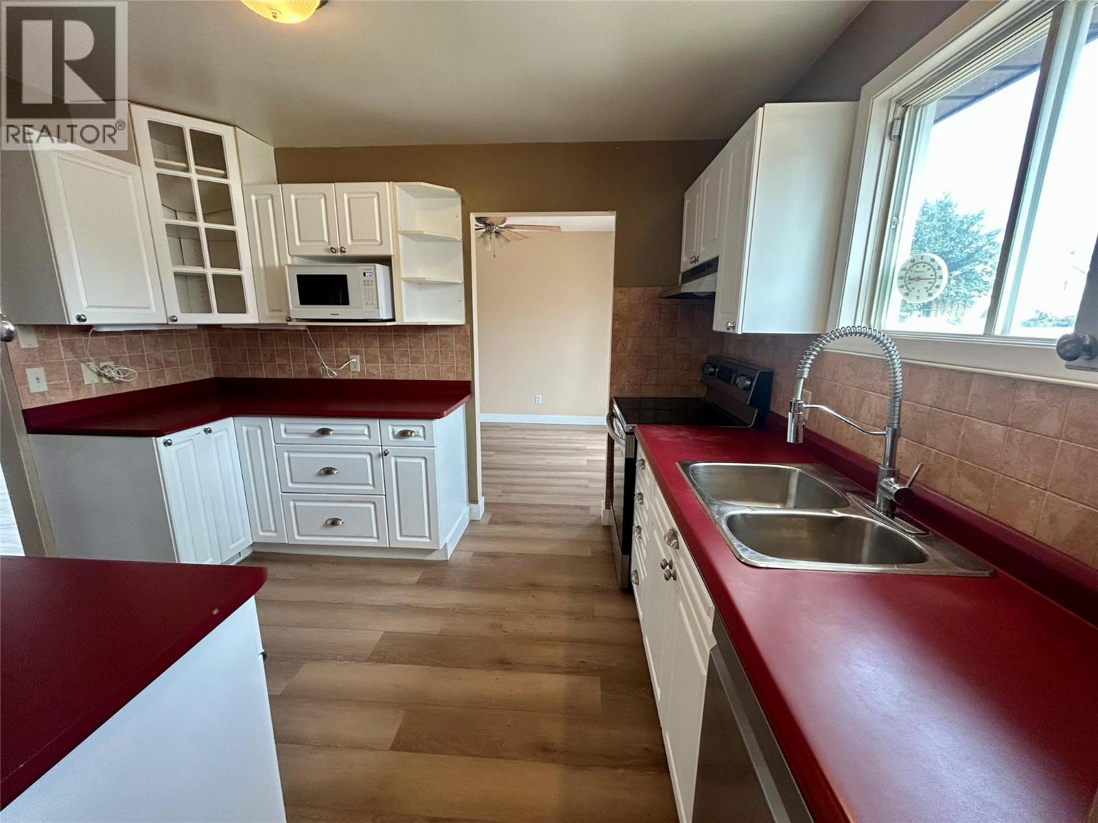 156 VALLEYVIEW Crescent - 2