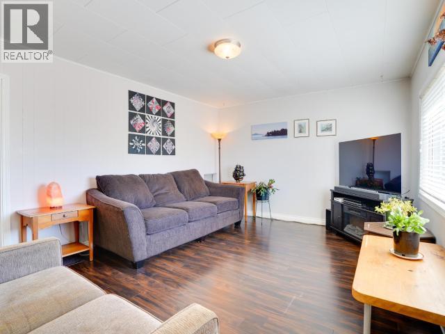 4212 MANSON AVE - 5