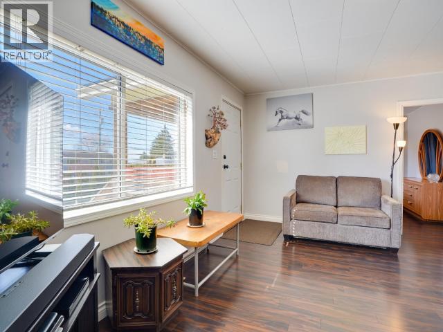 4212 MANSON AVE - 6