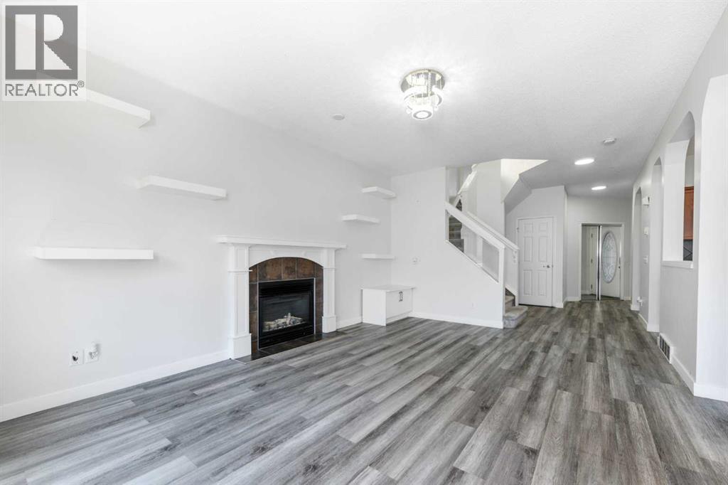 228 SADDLECREST Way NE - 12