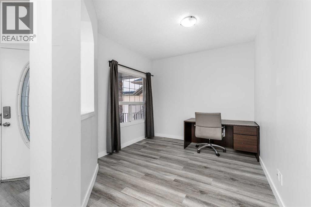 228 SADDLECREST Way NE - 13