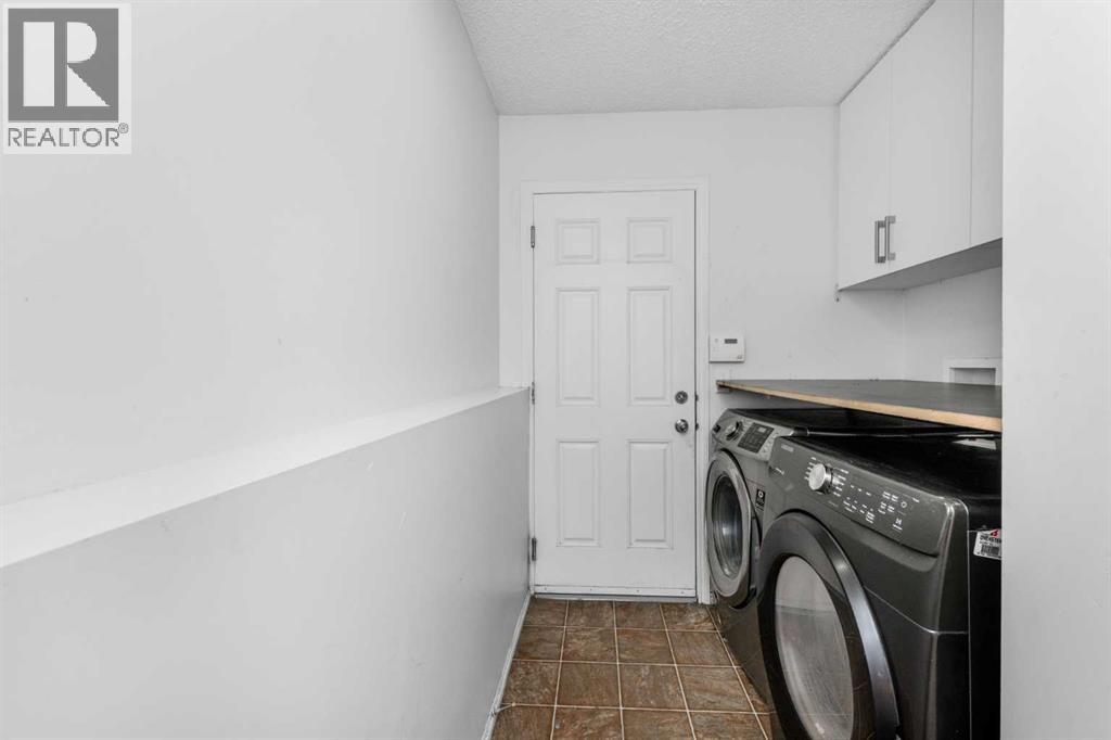 228 SADDLECREST Way NE - 15