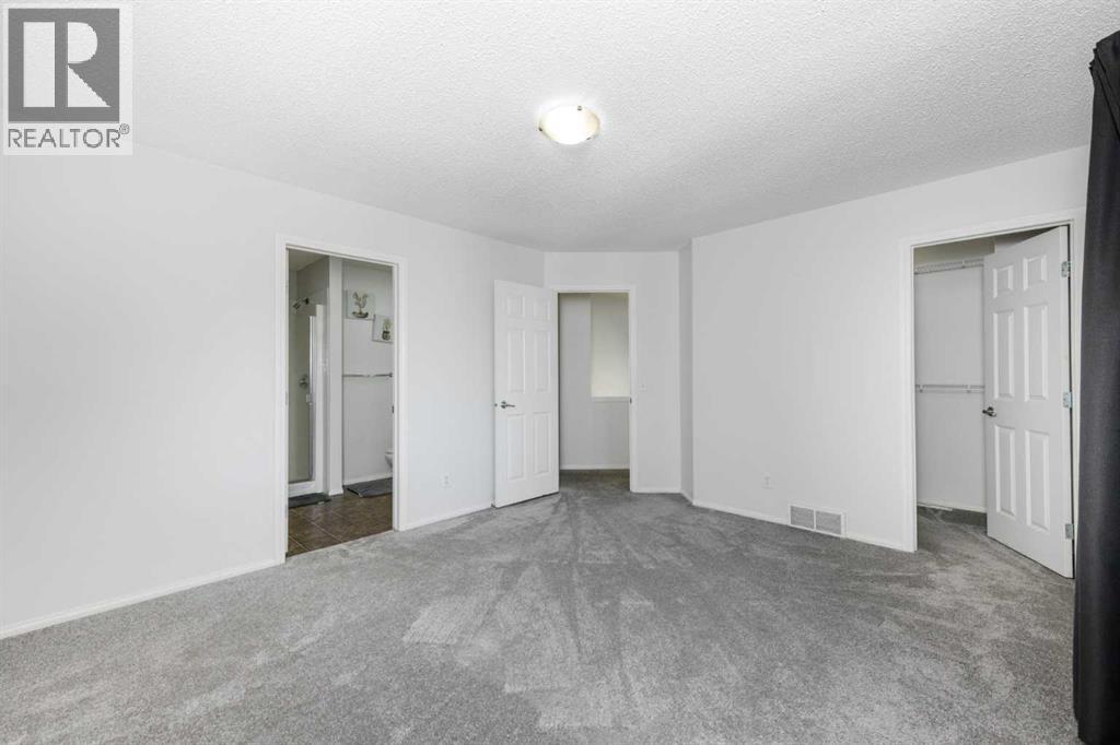 228 SADDLECREST Way NE - 22