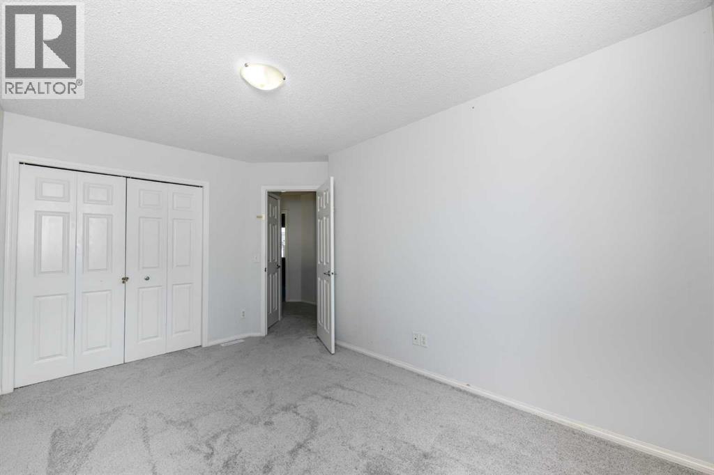 228 SADDLECREST Way NE - 26