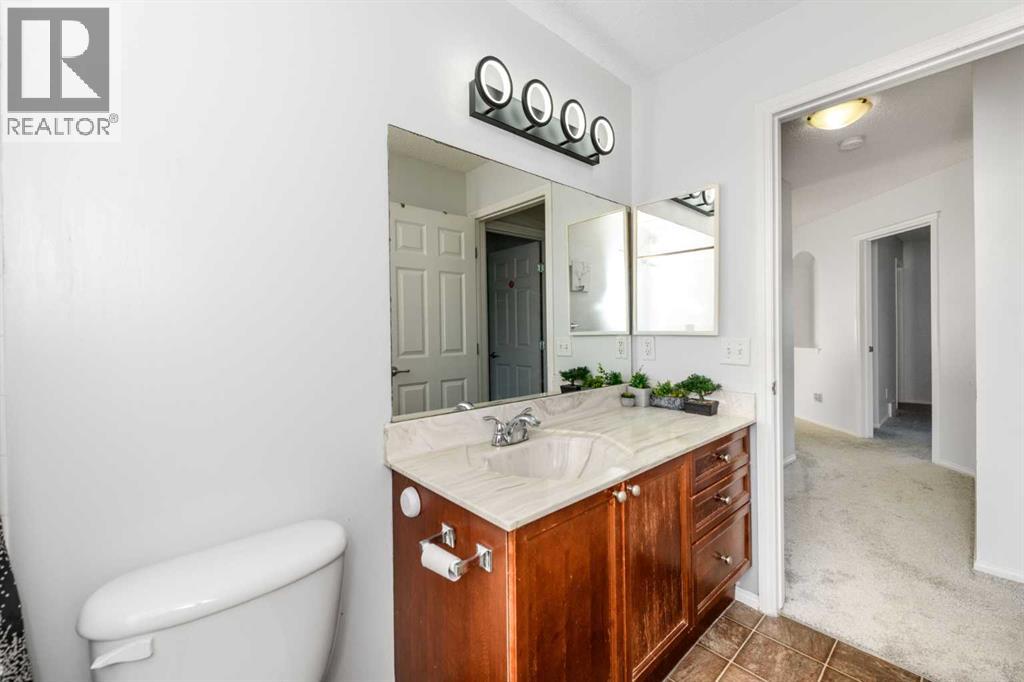 228 SADDLECREST Way NE - 28