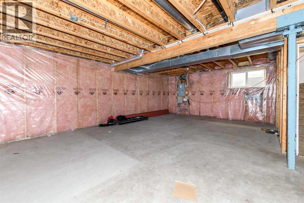 228 SADDLECREST Way NE - 32
