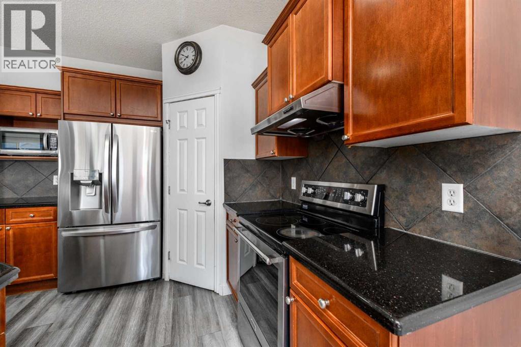 228 SADDLECREST Way NE - 7