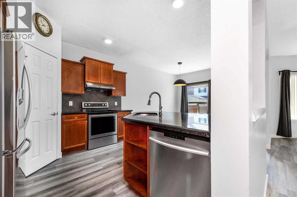 228 SADDLECREST Way NE - 8