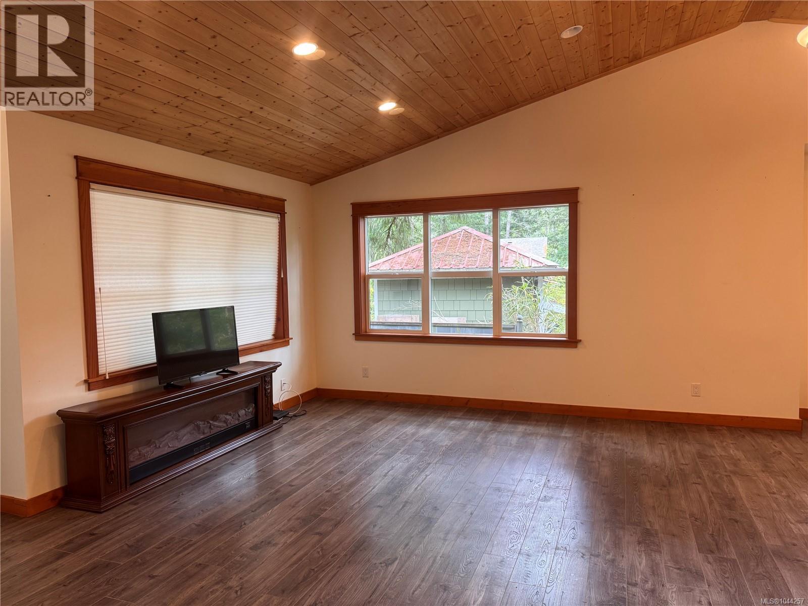 685 Rollo Rd - Image 3
