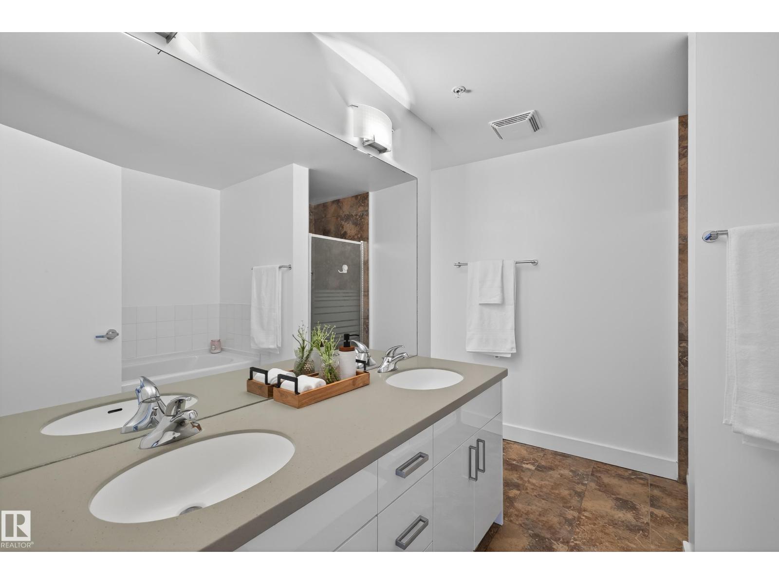 #701 10028 119 ST NW - 20