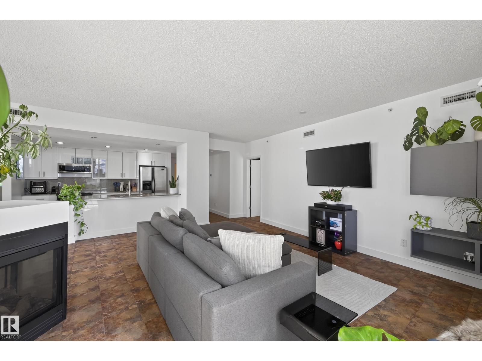 #701 10028 119 ST NW, Wîhkwêntôwin, Edmonton photo 4
