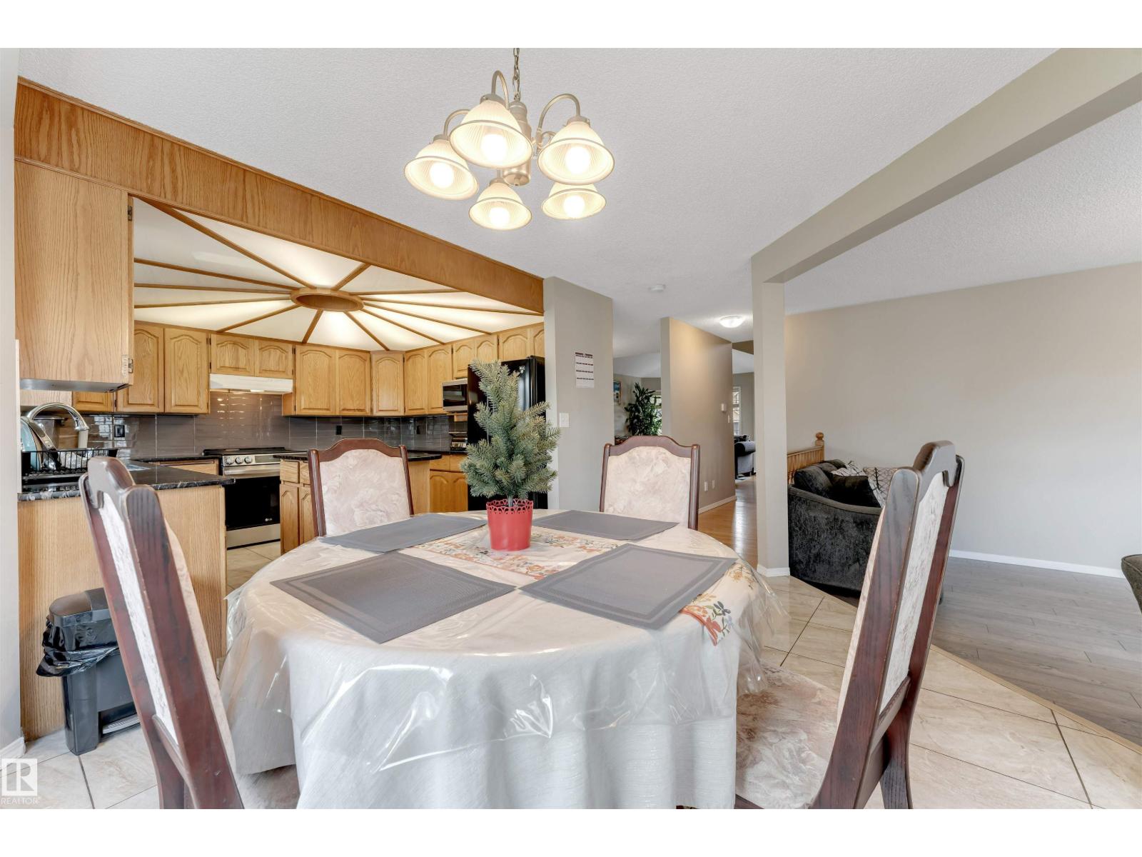 4465 32A ST NW - Image 22
