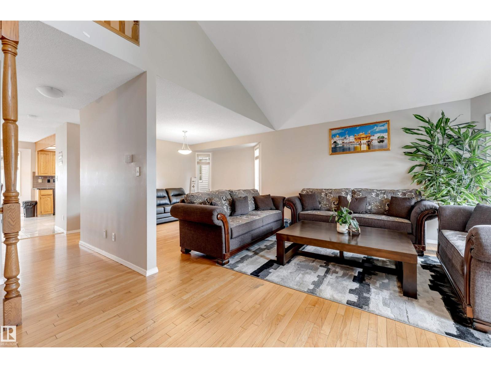 4465 32A ST NW - Image 12