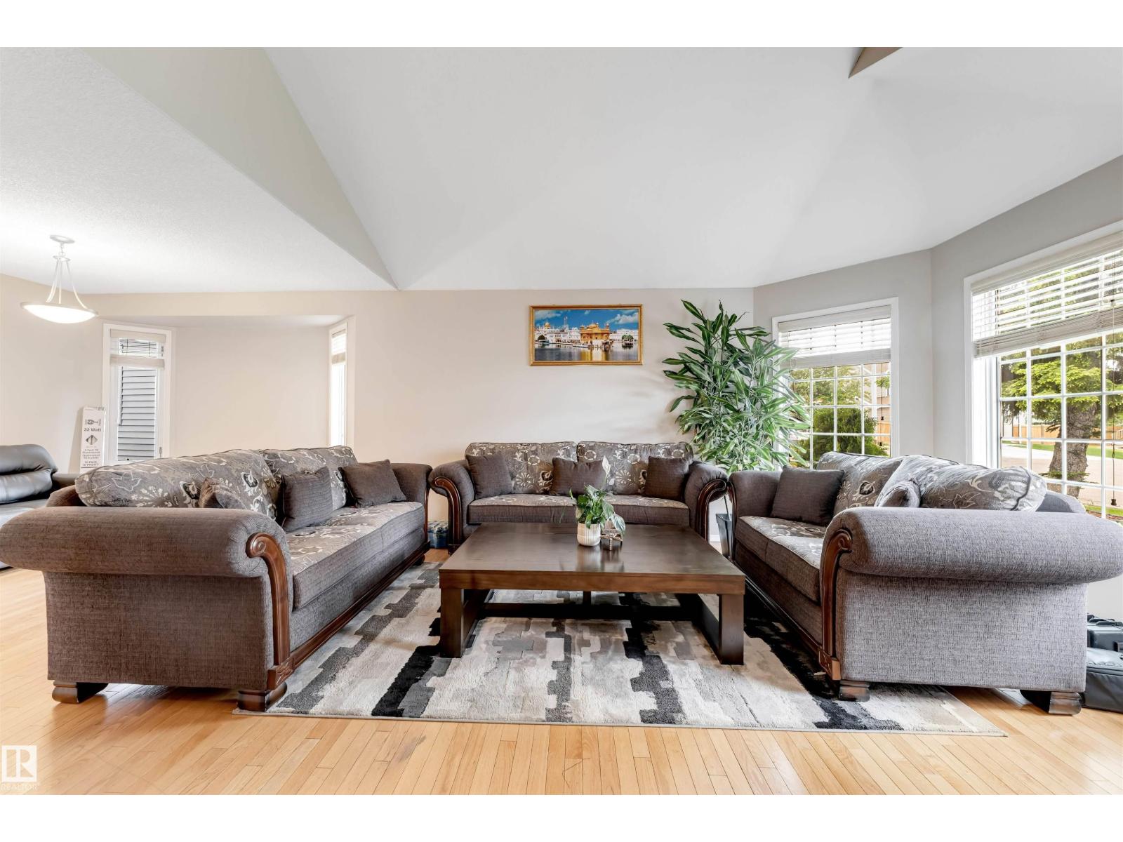 4465 32A ST NW - Image 14