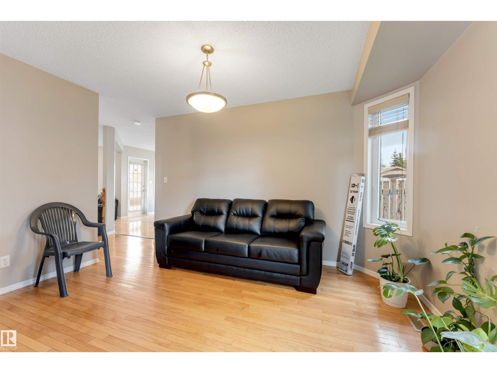 4465 32A ST NW - Image 32