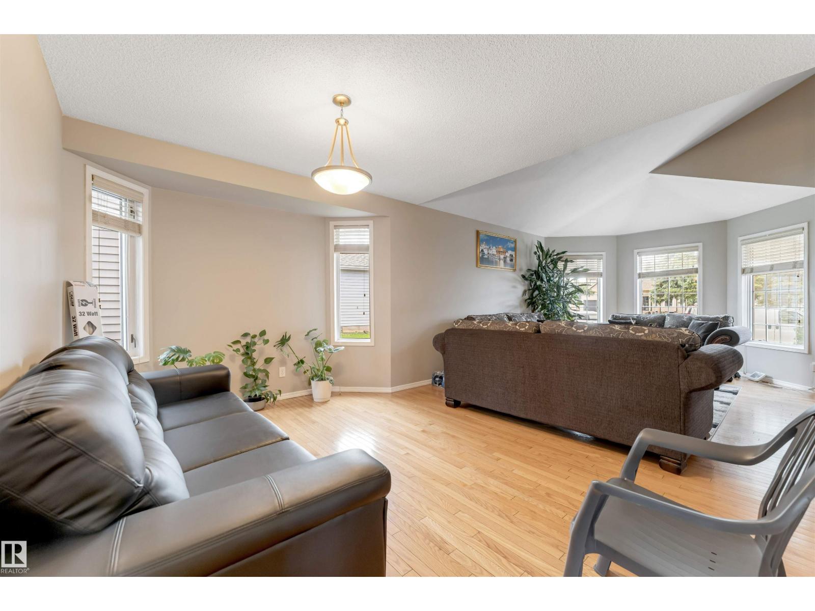 4465 32A ST NW - Image 31