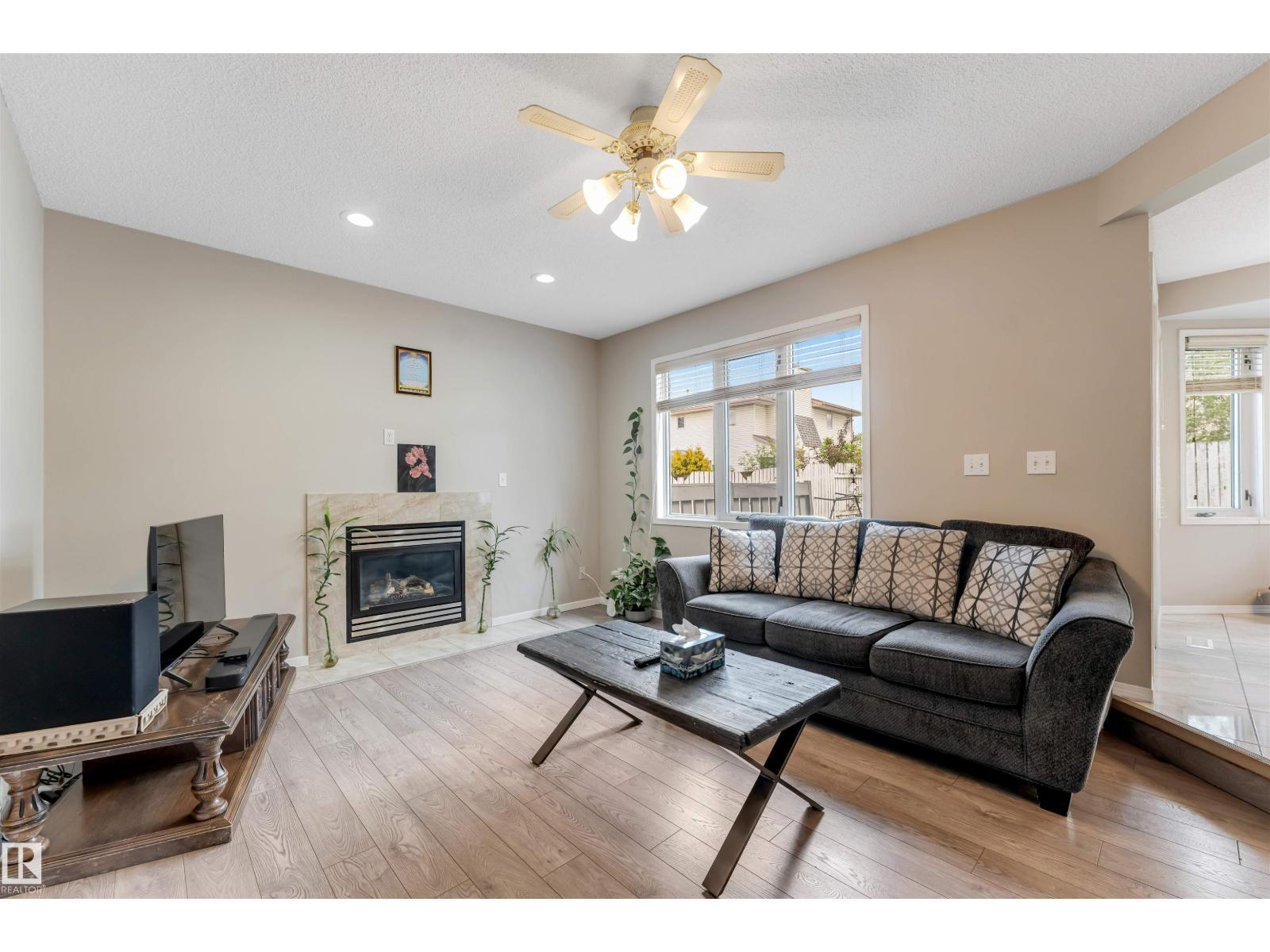 4465 32A ST NW - 34