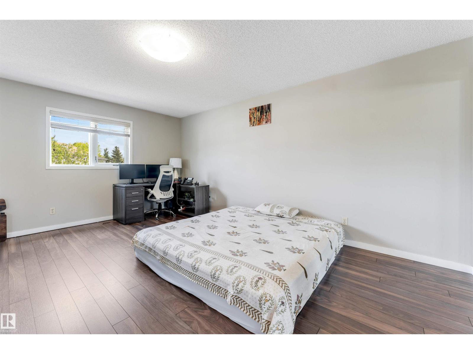 4465 32A ST NW - 37