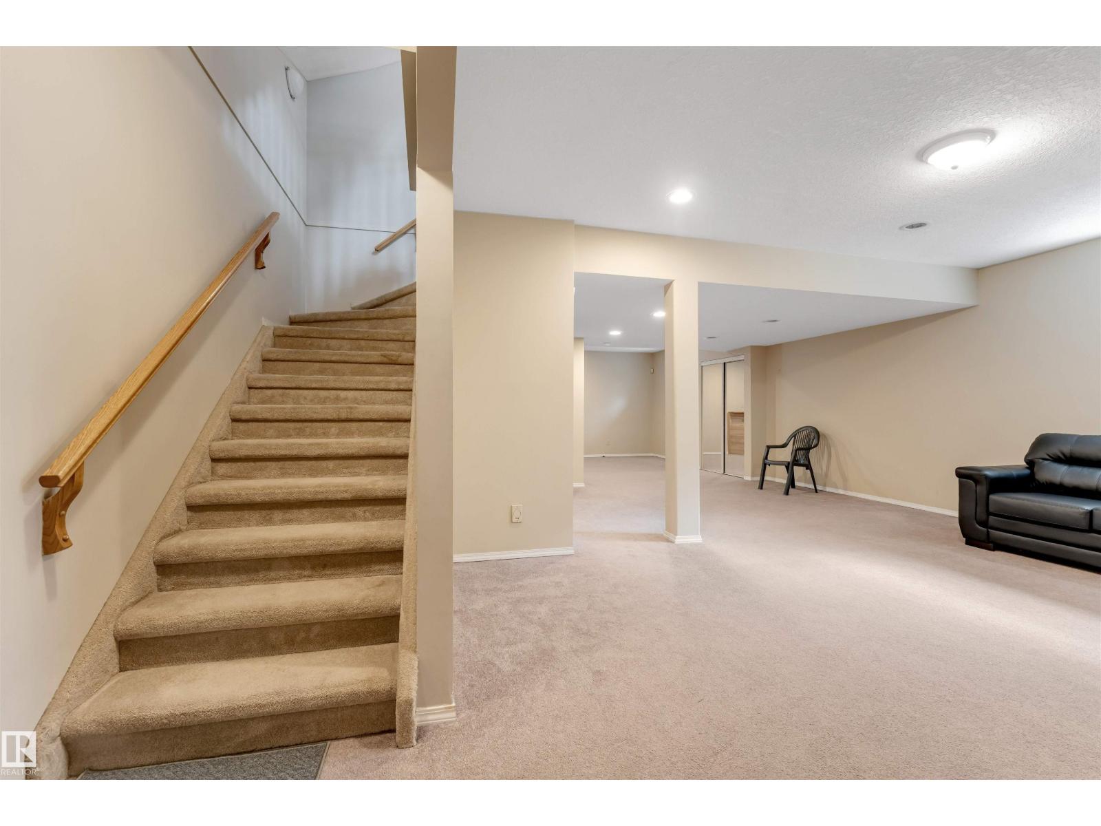 4465 32A ST NW - 52