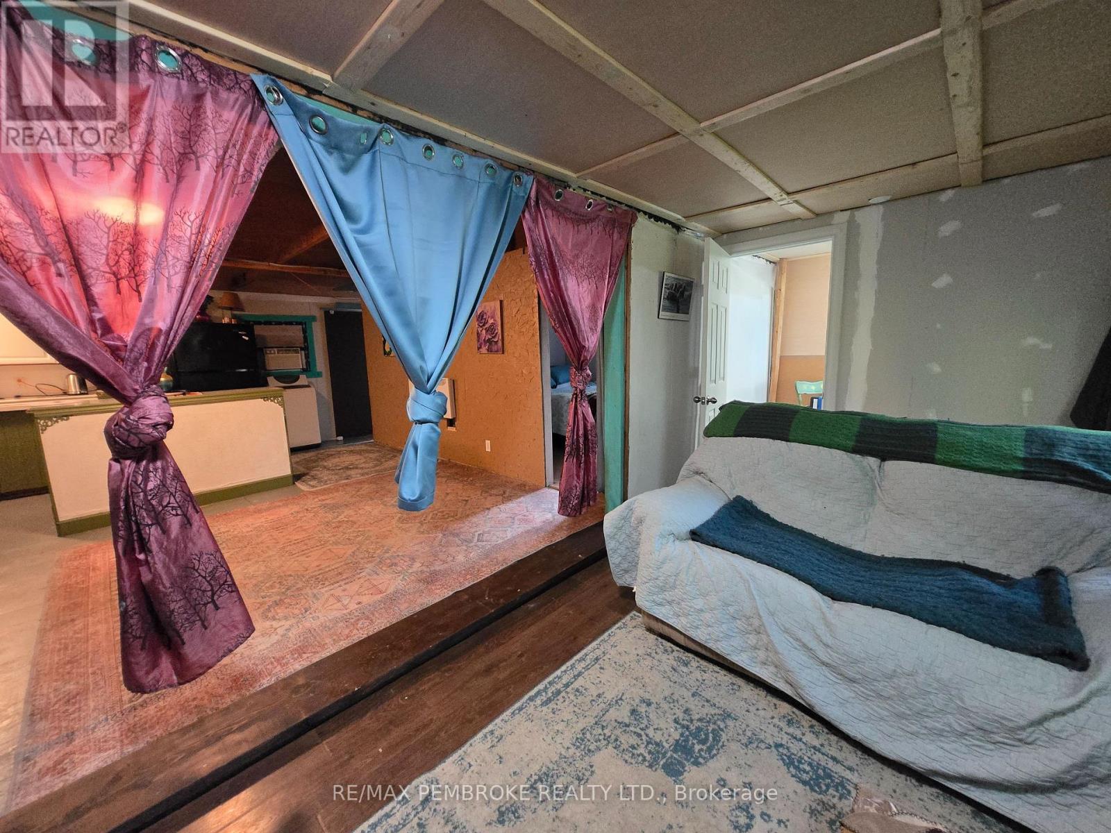 19B MOORES BEACH ROAD - Image 23