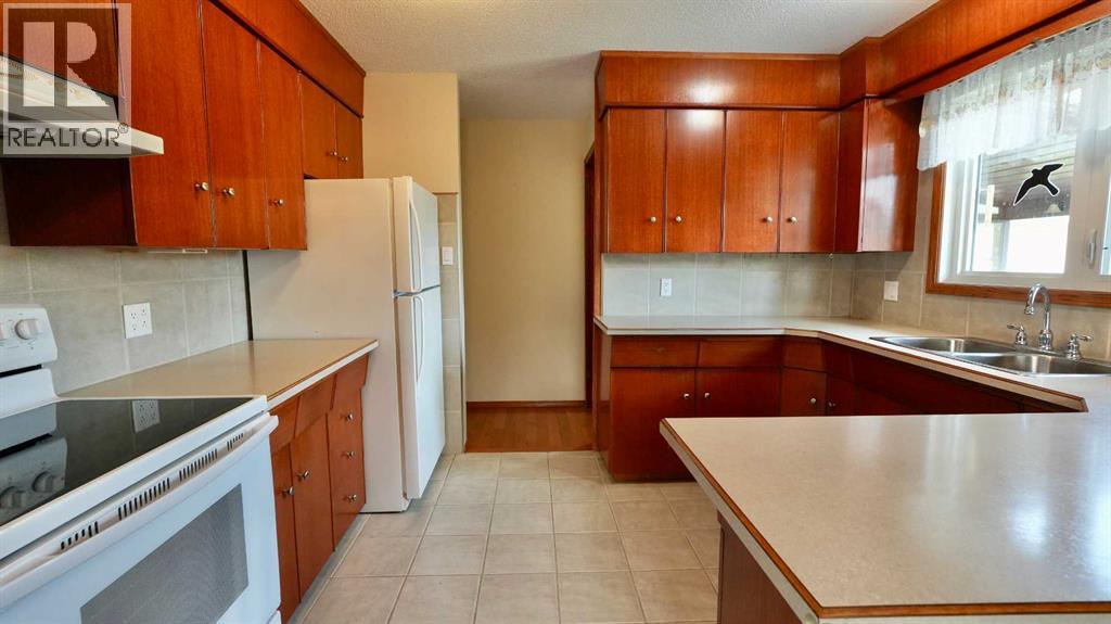 4704 48 Avenue - Image 13