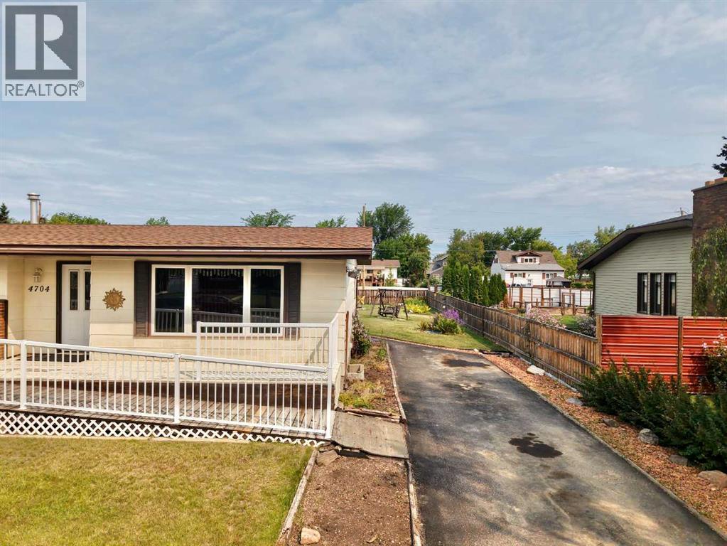 4704 48 Avenue - 2