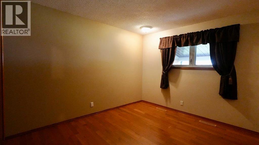4704 48 Avenue - Image 25