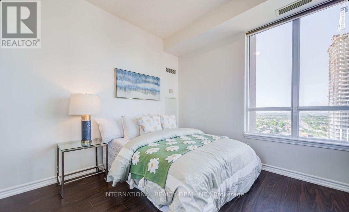 #2004 388 PRINCE OF WALES DRIVE - 13