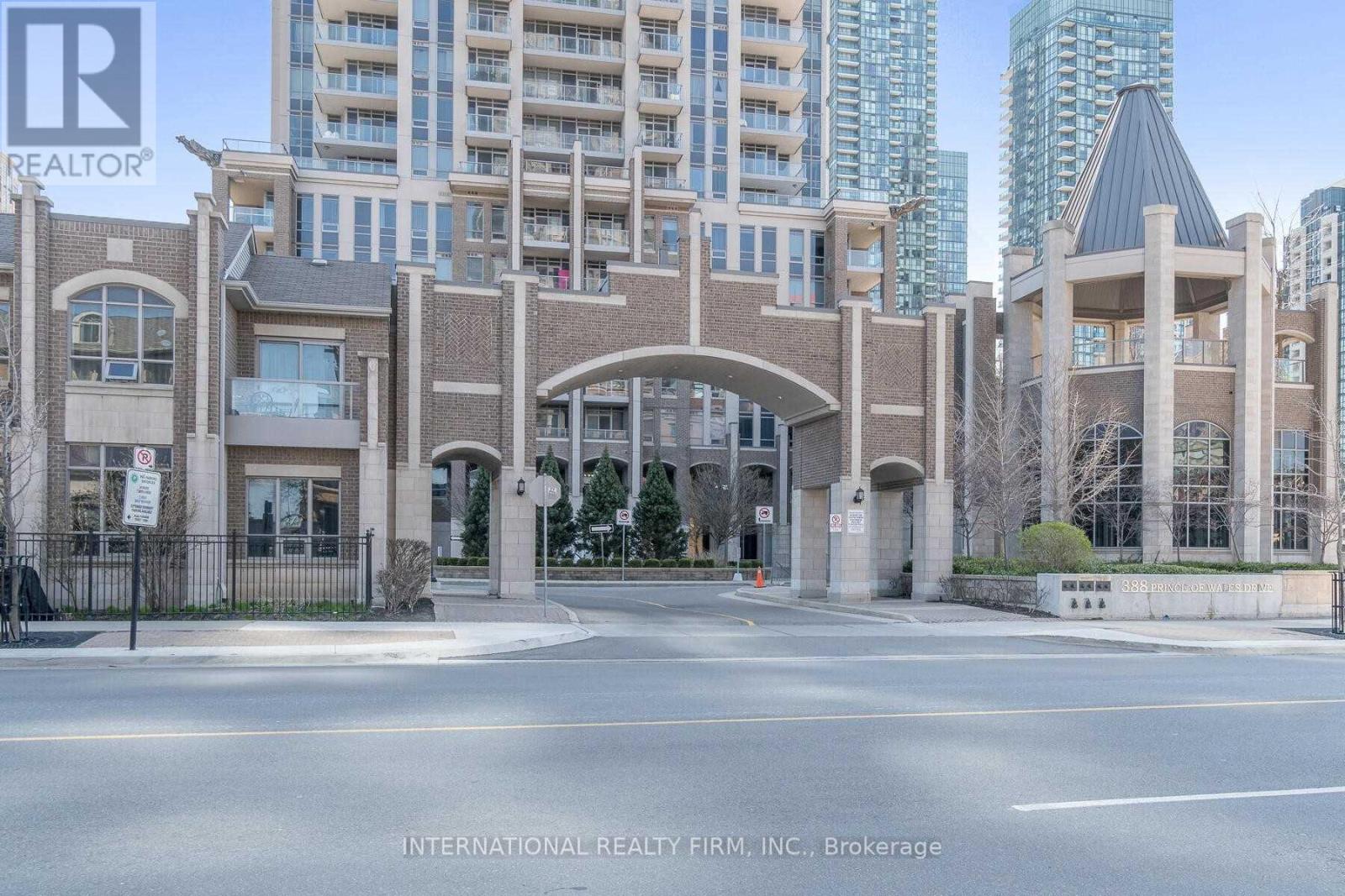 #2004 388 PRINCE OF WALES DRIVE - 2