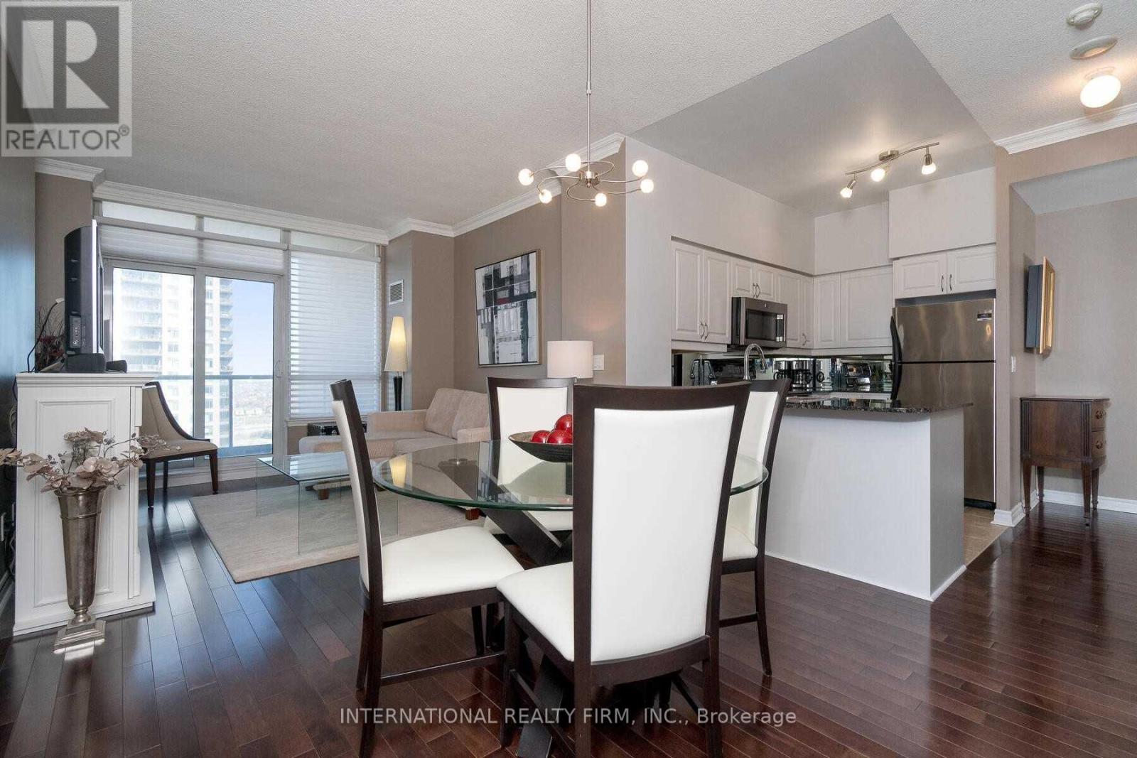 #2004 388 PRINCE OF WALES DRIVE - 7