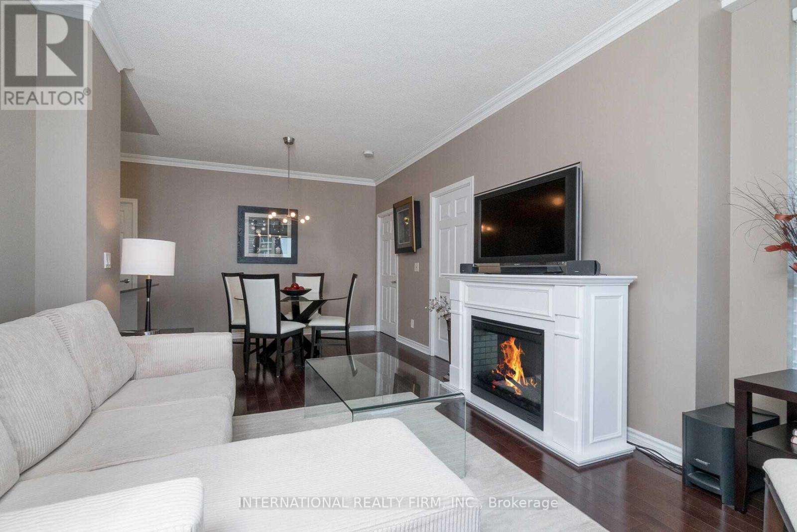 #2004 388 PRINCE OF WALES DRIVE - 9