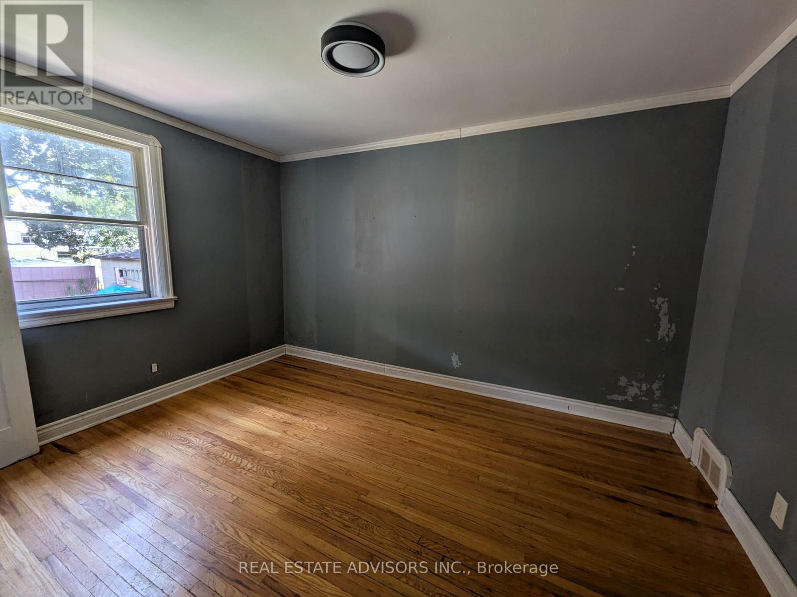 45 PITT AVENUE - 10