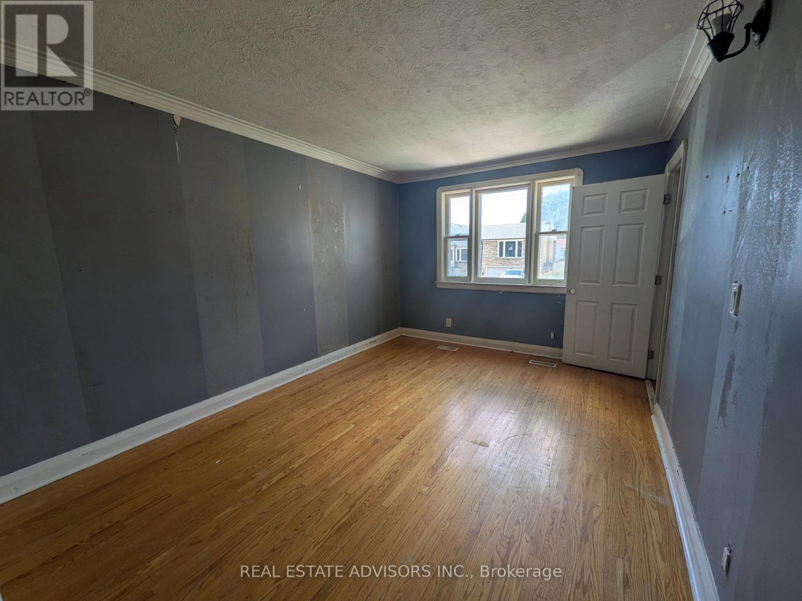 45 PITT AVENUE - 3