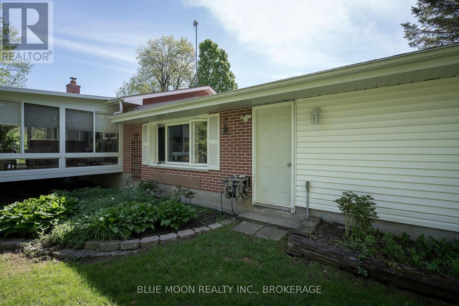 2545 LEEMAN ROAD - 33