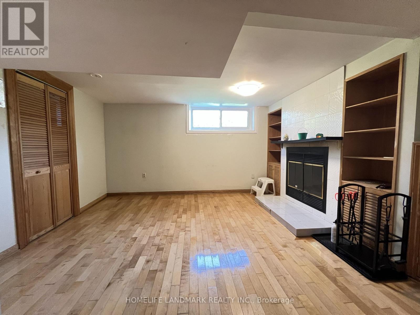 27 TILLPLAIN ROAD - 32