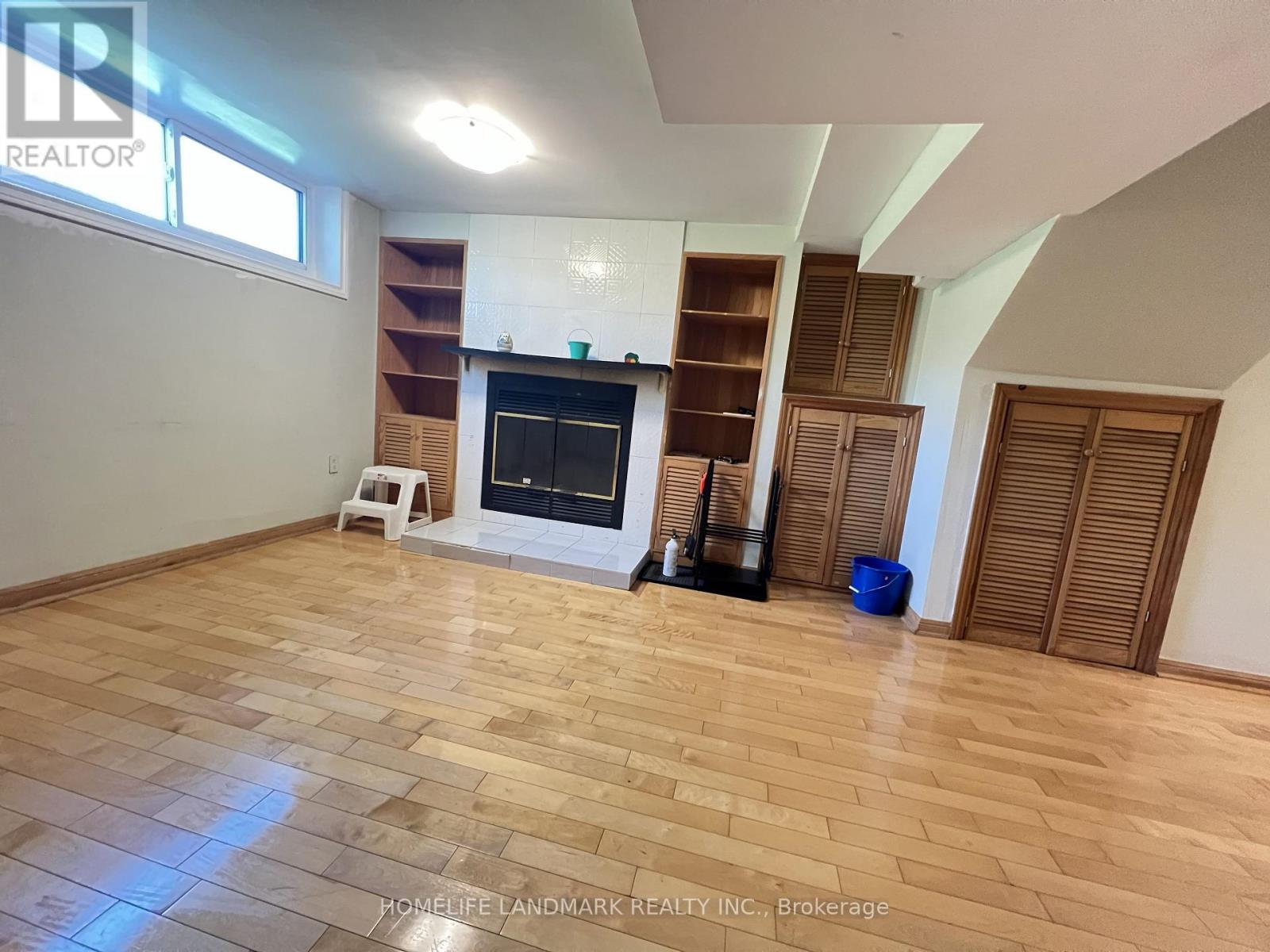 27 TILLPLAIN ROAD - 33