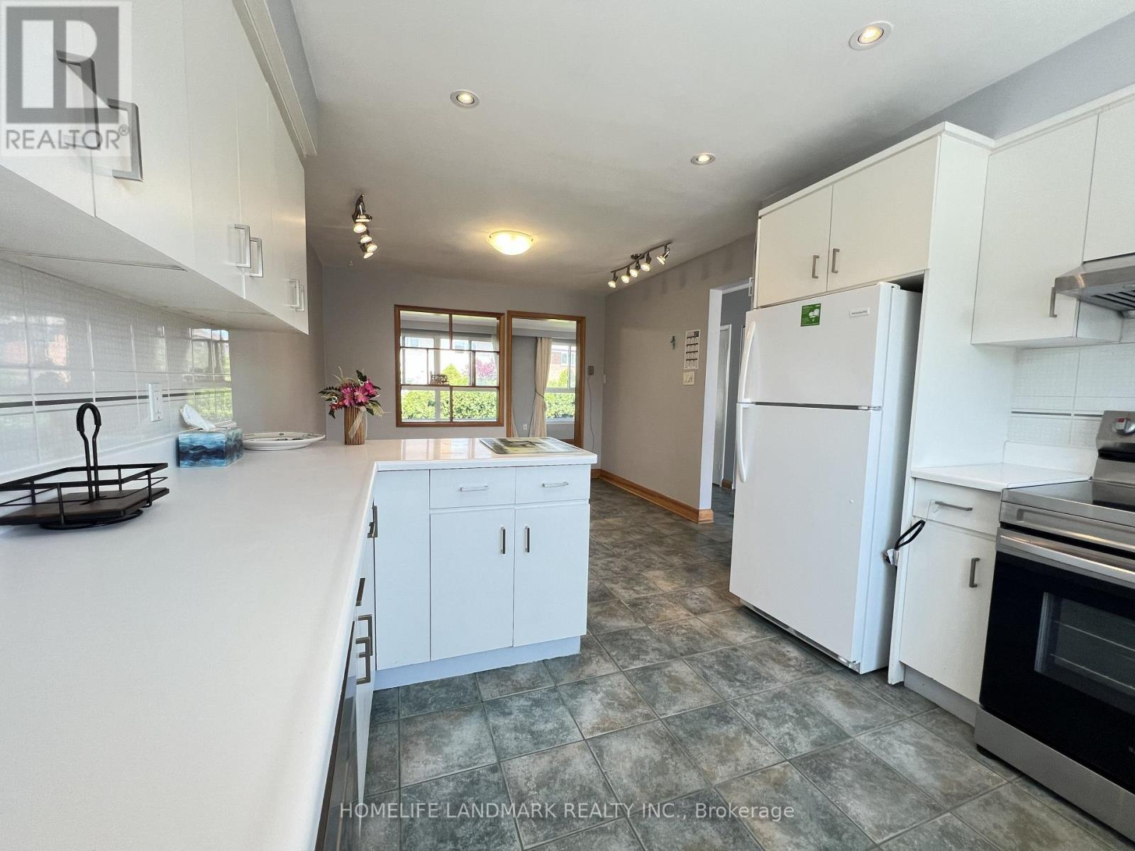 27 TILLPLAIN ROAD - 9