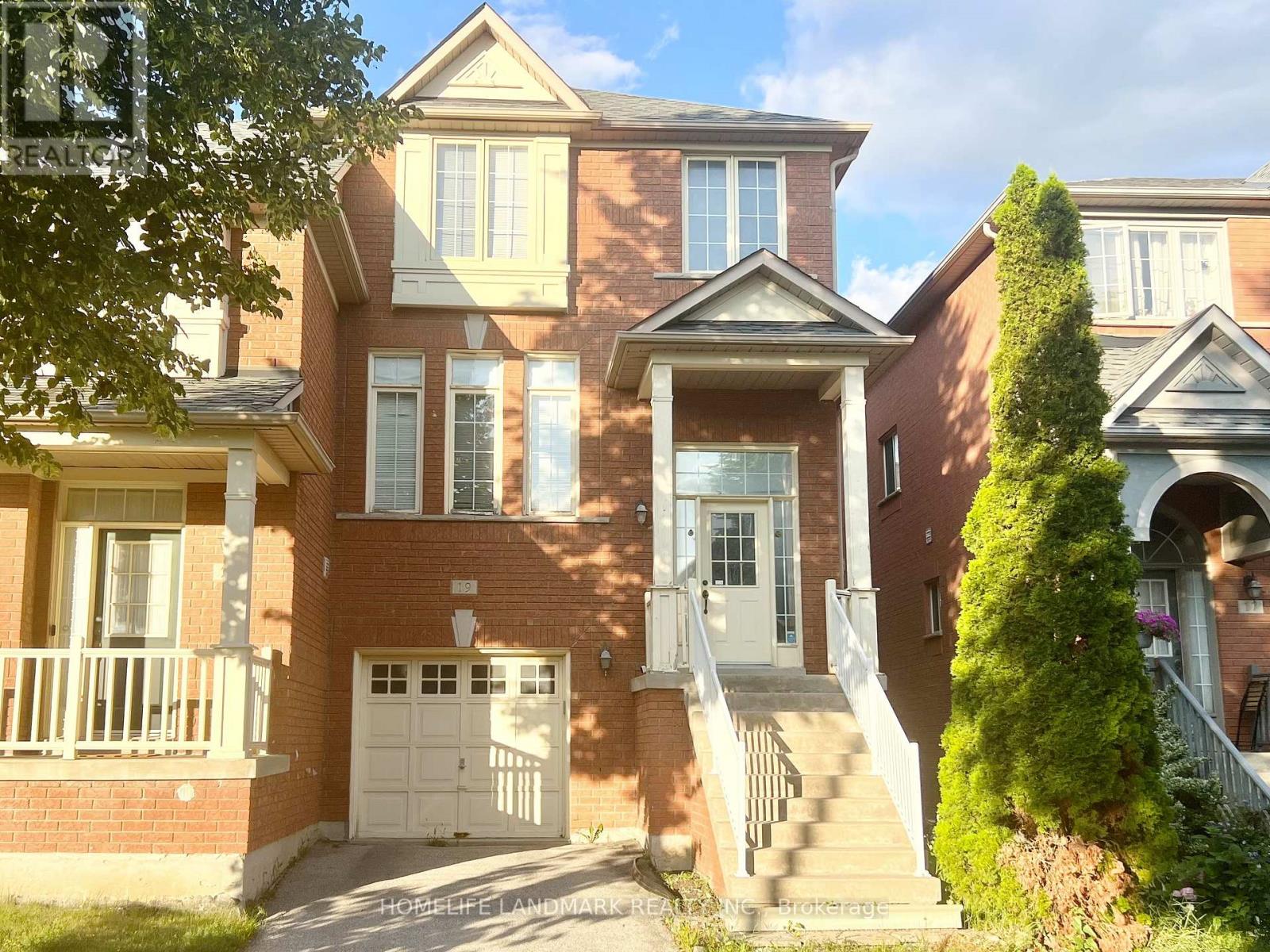 19 FAIRLAWN AVENUE