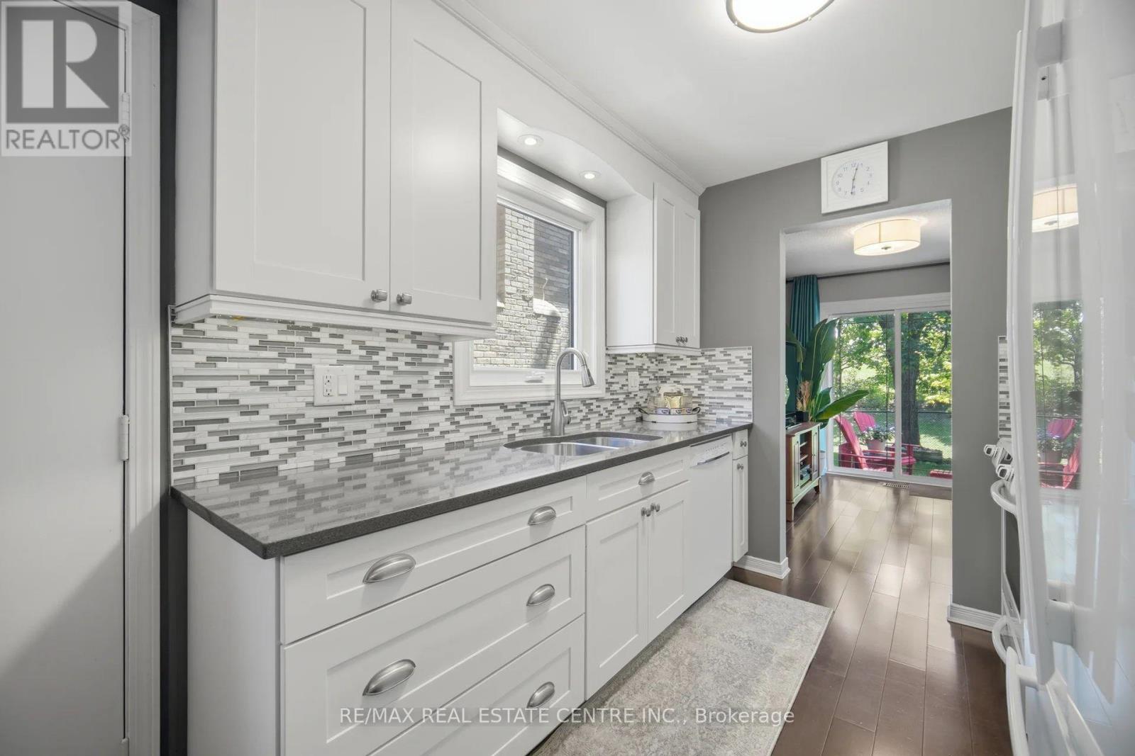 92 NANPORT STREET - 17