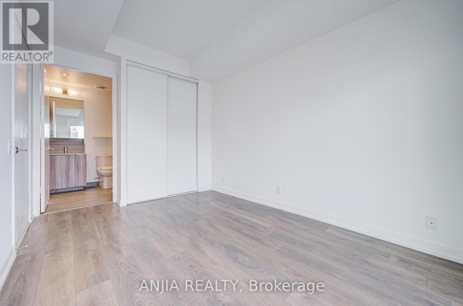 #6102 5 BUTTERMILL AVENUE - 31