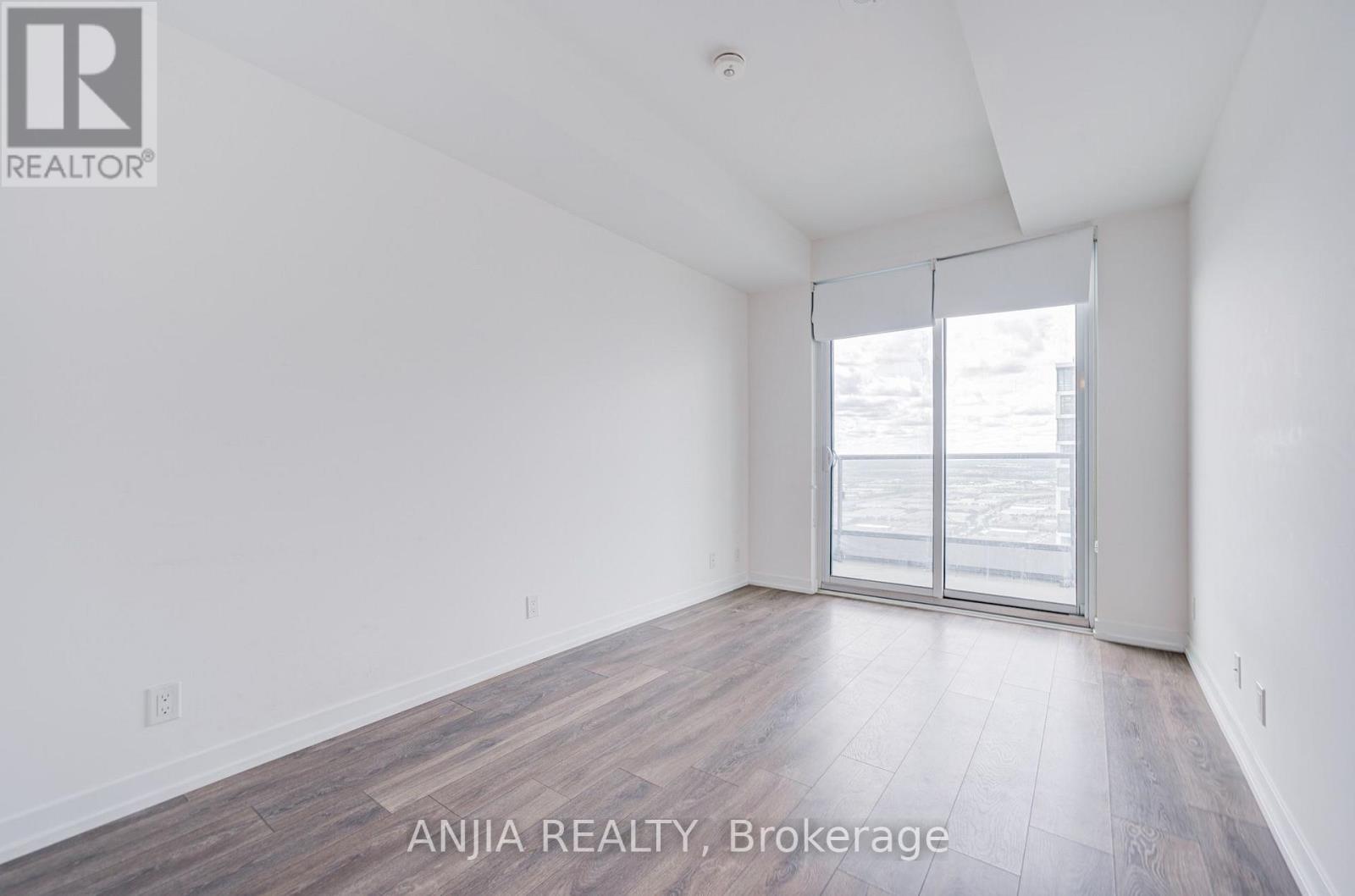 #6102 5 BUTTERMILL AVENUE - 35