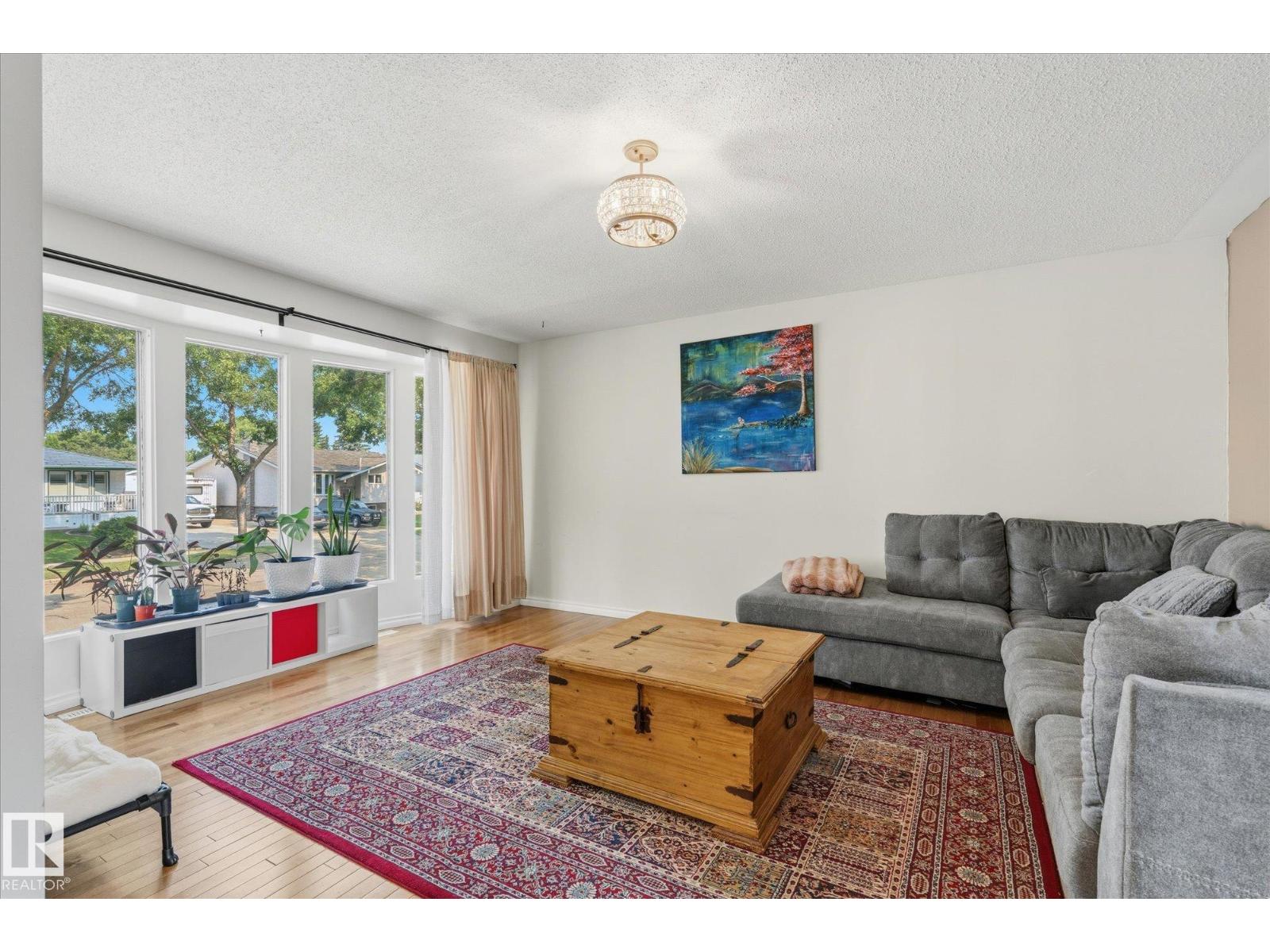 8529 95 Avenue - Photo 6