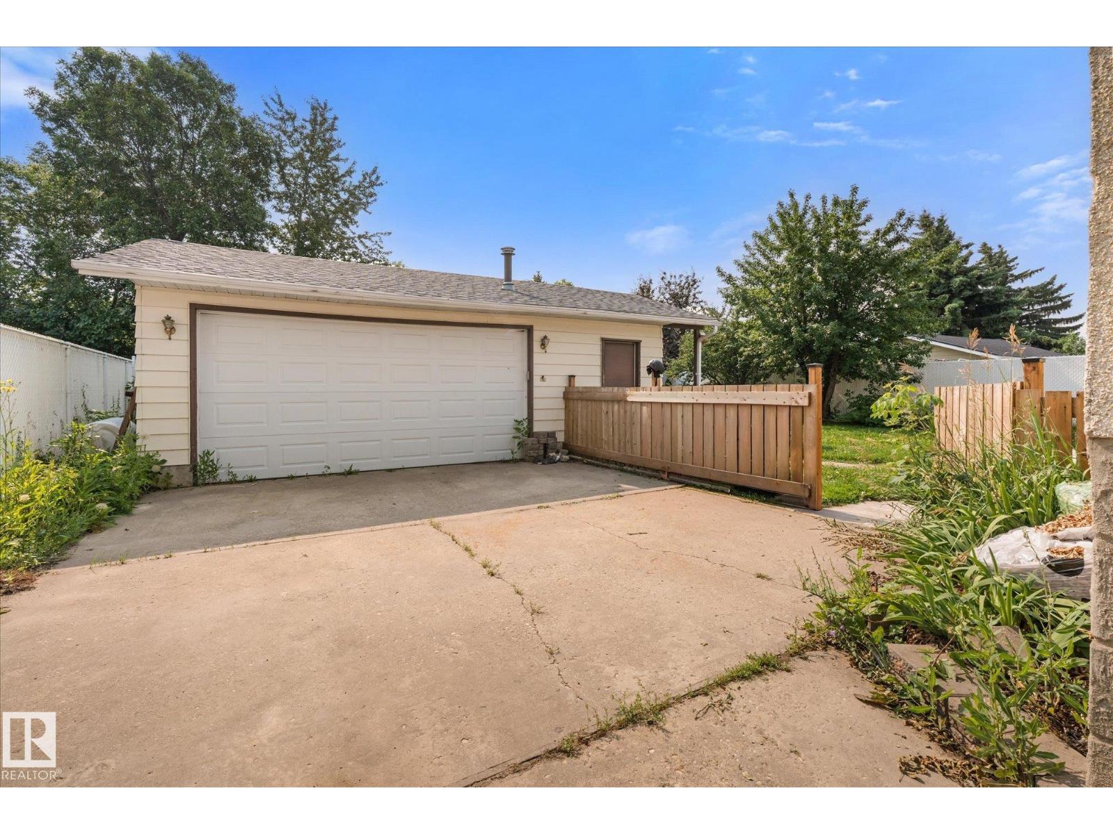 8529 95 Avenue - Photo 43