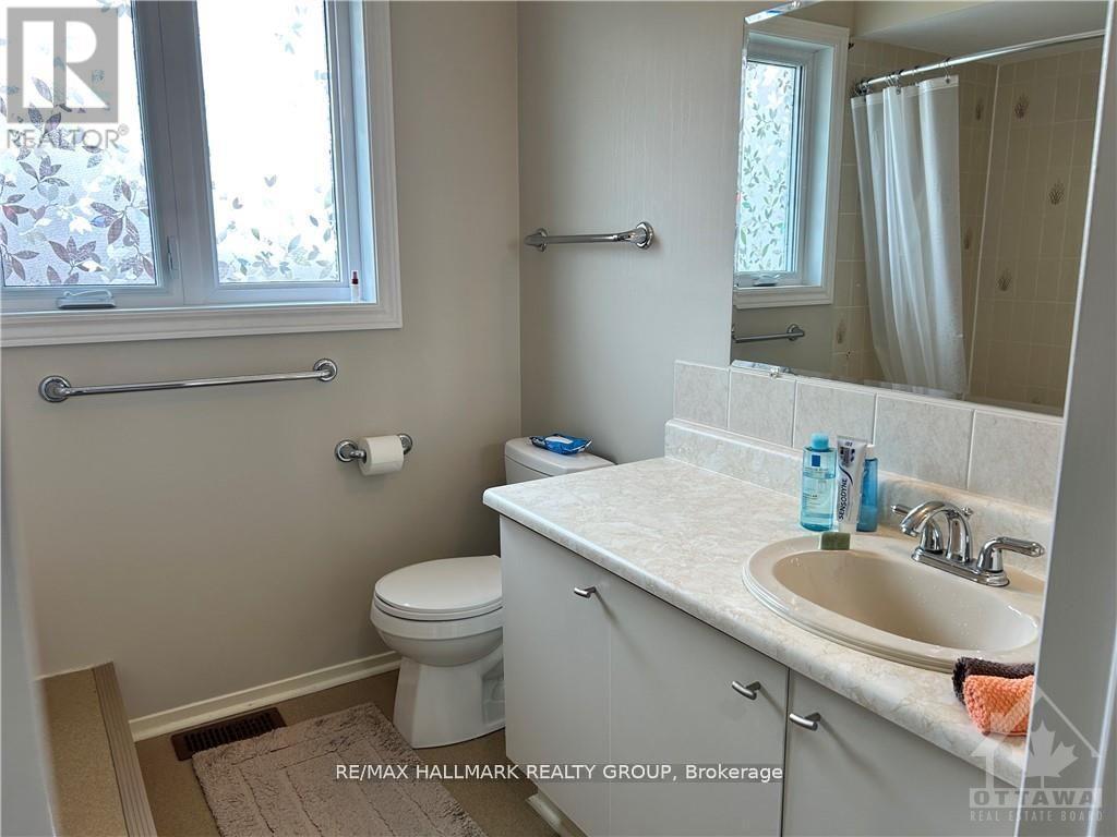 3 Bed, 3 Bath House for Rent in Ottawa – 6417 LOIRE DRIVE, Ottawa – MLS# X13606418 - Image 14